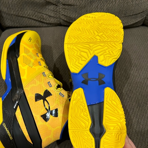 Under Armour Curry 2 Retro “Double Bang” Gold Taxi 3026281-700 Men's Size 7.5 - Picture 7 of 10